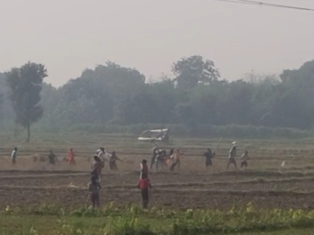 खेत में हुई मारपीट।