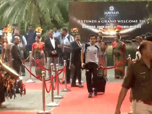 भारतीय क्रिकेट टीम के कोच गौतम गंभीर कटक पहुंचे।