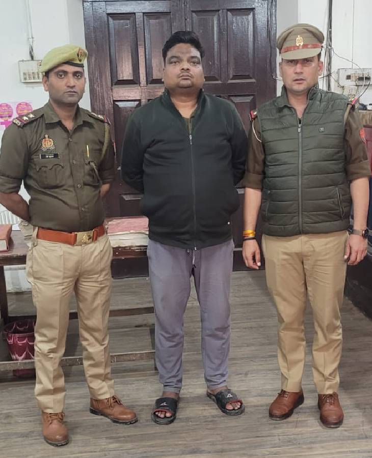 तस्वीर 30 नवंबर की है। कानपुर पुलिस ने देहरादून से आरोपी रवींद्र नाथ सोनी को अरेस्ट किया।