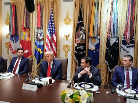 ट्रम्प प्रशासन ने शुक्रवार को नेशनल सिक्योरिटी स्ट्रैटेजी (NSS) में बदलाव के लिए 29 पन्नों का एक दस्तावेज जारी किया। - Dainik Bhaskar