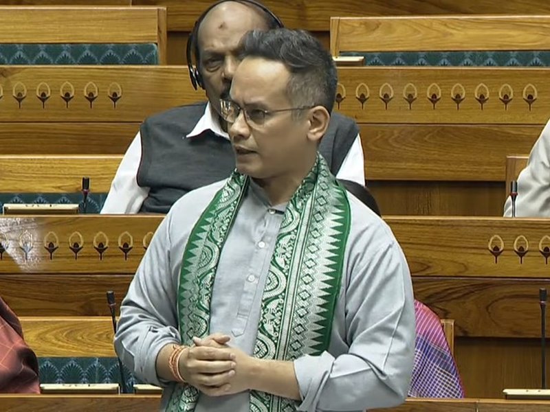 गोगोई ने यह भी कहा कि राष्ट्रगीत में जो राष्ट्र है, उसे केंद्र सरकार ने कभी नहीं समझा।