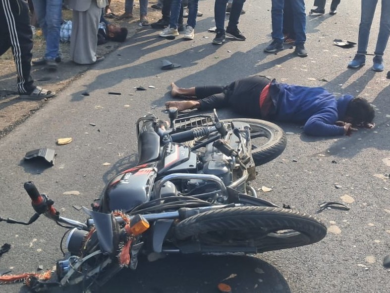 पुलिस वाहन ने बाइक को मारी टक्कर, एक की मौत