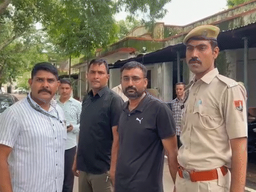 वनरक्षक भर्ती पेपर लीक मामले में वाणिज्य कर विभाग (सर्कल-E) में UDC के पद पर कार्यरत गोविंद तेतरवाल को पांच महीने पहले गिरफ्तार किया गया था।