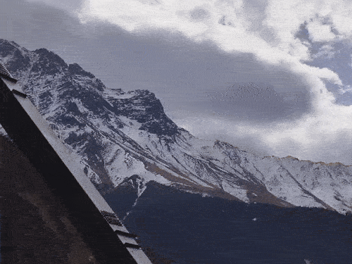 उत्तराखंड: चमोली के पहाड़ों में जमकर बर्फबारी हुई।