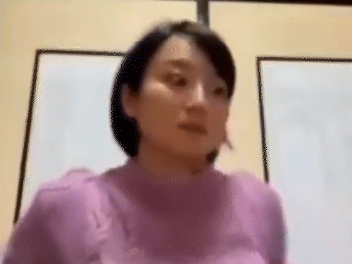 एक यूट्यूबर लड़की भूकंप के वक्त लाइव स्ट्रीमिंग कर रही थी। उसके कैमरे में भूकंप के बाद का रिएक्शन कैद हो गया।