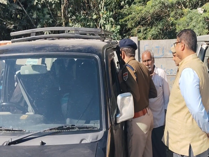 एडीजे शर्मा ने बताया कि नियमों के अनुसार बाल वाहिनियां पूर्णत पीले रंग में रंगी हुई होनी चाहिए। पीला रंग साफ-सुथरा एवं स्पष्ट दिखना चाहिए।