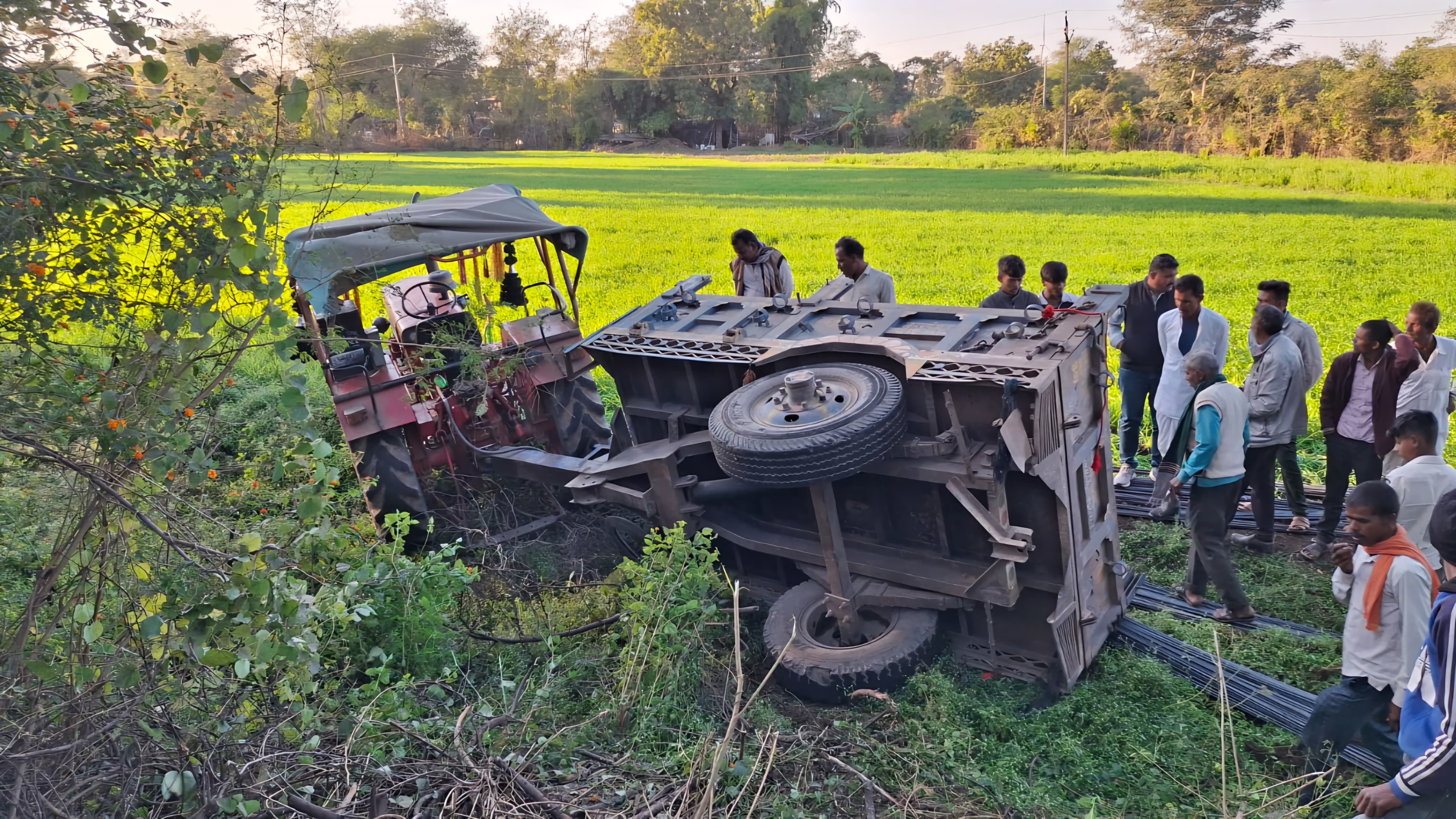 Driver dies as tractor overturns