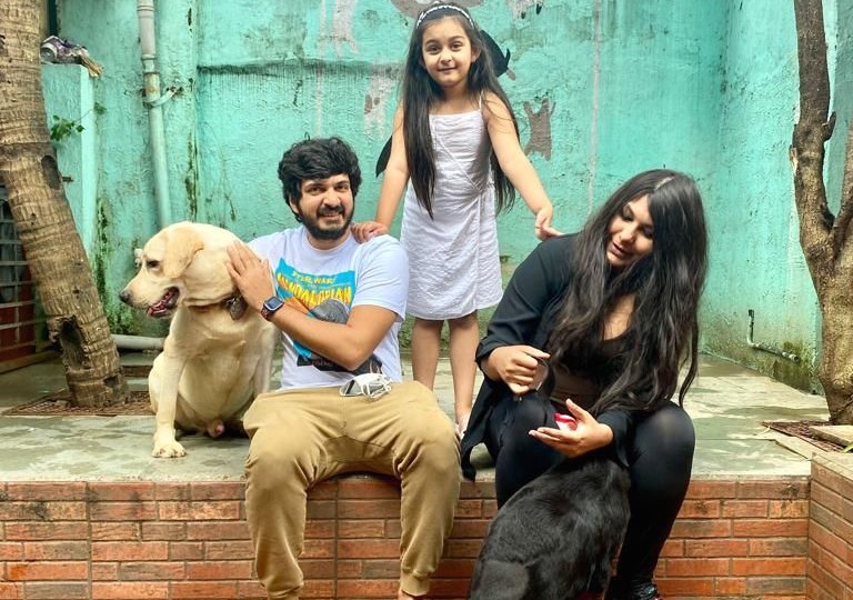 प्रिया अग्रवाल ने वर्ष 2010 में Youth Organization in Defence of Animals की शुरुआत की थी।