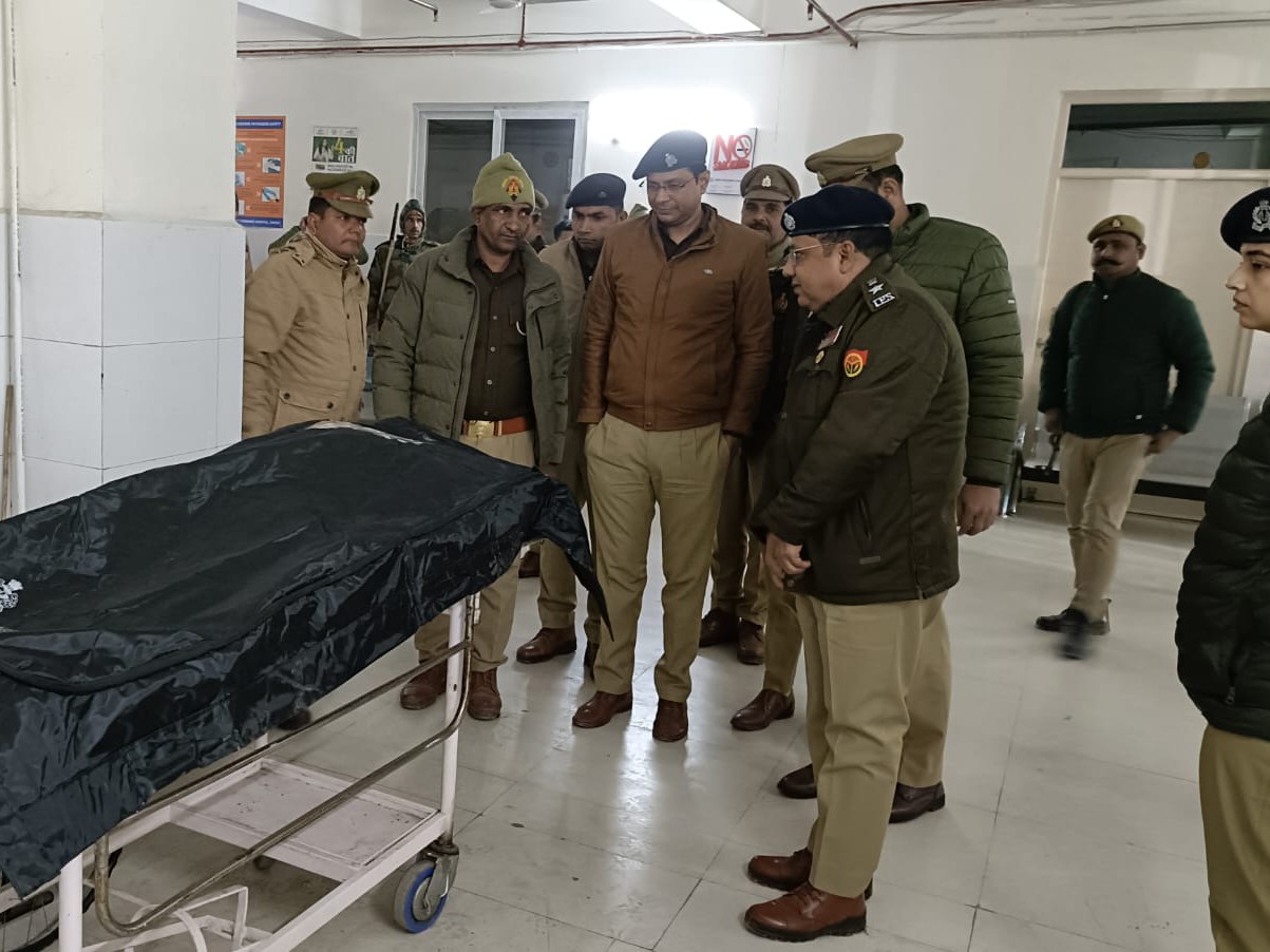 मुठभेड़ में बदमाश बुरी तरह से घायल हो गया। जिसे अस्पताल ले जाया गया, जहां डॉक्टरों ने उसे मृत घोषित कर दिया।