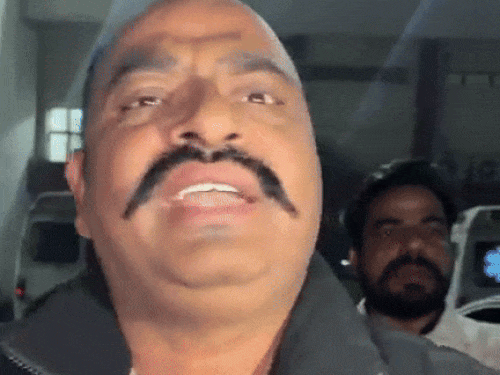 जालंधर बैट फैक्ट्री में काम करते युवक की मौत:  ​​​​​​​परिवार को एक्सीडेंट होने का आया फोन, अस्पताल में मिली डेडबॉडी, युवक की पेंट गायब मिली – Jalandhar News