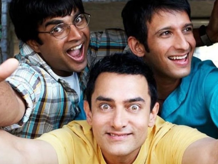 फिल्म में आमिर खान ने रैंचो, आर. माधवन ने फरहान और शरमन जोशी ने राजू का किरदार निभाया था।