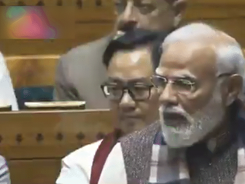 विपक्ष के टोकने पर पीएम मोदी ने 'बंकिम दा' को 'बंकिम बाबू' संबोधित किया था।