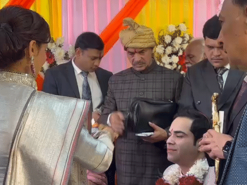 तस्वीर चिराग उपाध्याय की लगन सगाई के कार्यक्रम के दौरान की है।