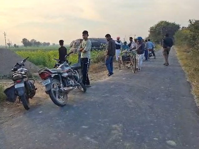 फरीदकोट में सब्जी कारोबारी से 2.15 लाख की लूट:  नकली पुलिसकर्मी बनकर आए बदमाश, कार रुकवाई, तलाशी के बहाने रुपए छीनकर भागे – Faridkot News