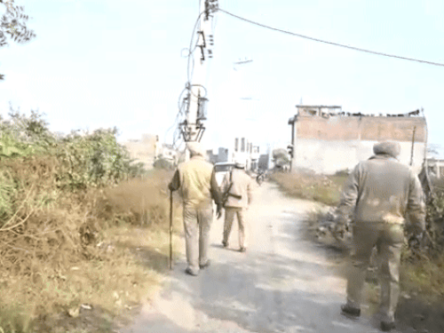 वारदात के बाद मौके पर जांच करने पहुंची पुलिस।