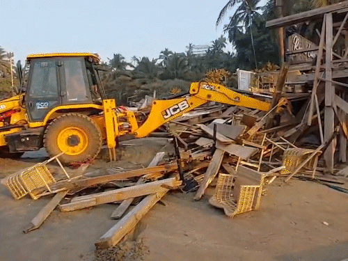 Goa Fire Tragedy; Arpora Nightclub Owners Fled Thailand | गोवा क्लब  अग्निकांड- चेन के दूसरे क्लब पर बुलडोजर चला: थाईलैंड भागे दोनों मालिक,  इंटरपोल से ब्लू कॉर्नर ...