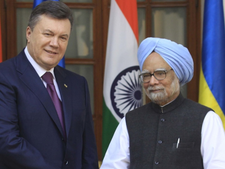 2012માં તત્કાલીન યુક્રેનના રાષ્ટ્રપતિ વિક્ટર યાનુકોવિચ ભારતની મુલાકાતે આવ્યા હતા, આ તસવીર તે સમયની છે.