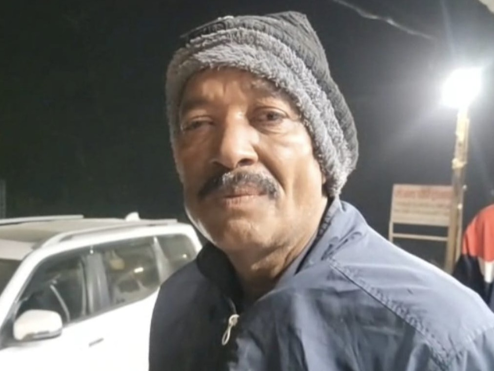 नकाबपोश बाइक सवार युवकों ने मैनेजर का किया पीछा, फिर आंख में छिड़क दिया मिर्च पाउडर। - Dainik Bhaskar