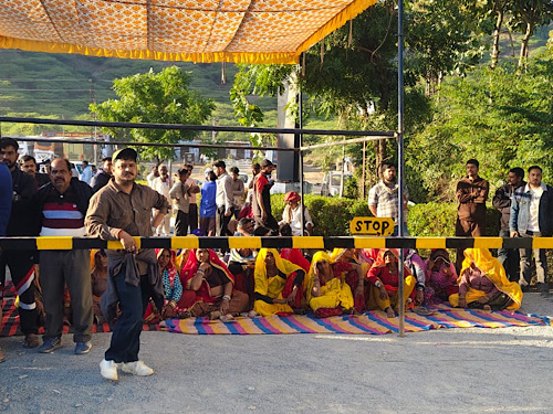 सड़क हादसे में गंभीररूप से घायल हुए परम ऑटोमोबाइल कंपनी के कर्मचारी की उपचार के दौरान मौत हो गई।