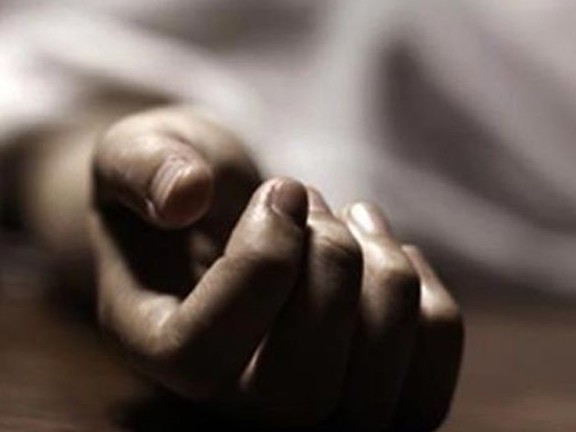 कौशांबी में ट्रेन से कटकर युवती की मौत:  संदीपन घाट रेलवे लाइन पर मिला शव, पुलिस जांच में जुटी – Muratganj(Kaushambi) News
