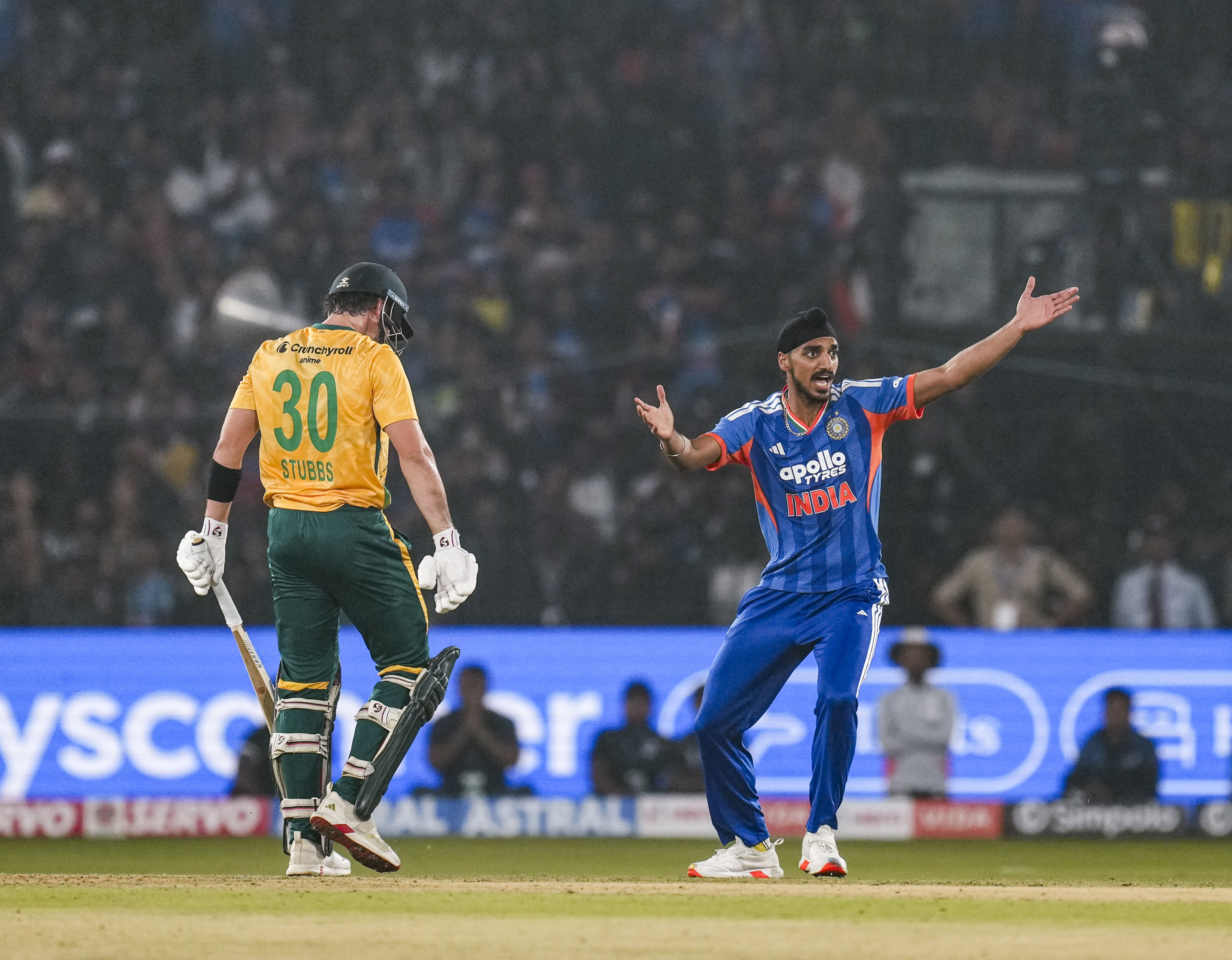 ट्रिस्टन स्टब्स के खिलाफ अपील करते हुए अर्शदीप सिंह।