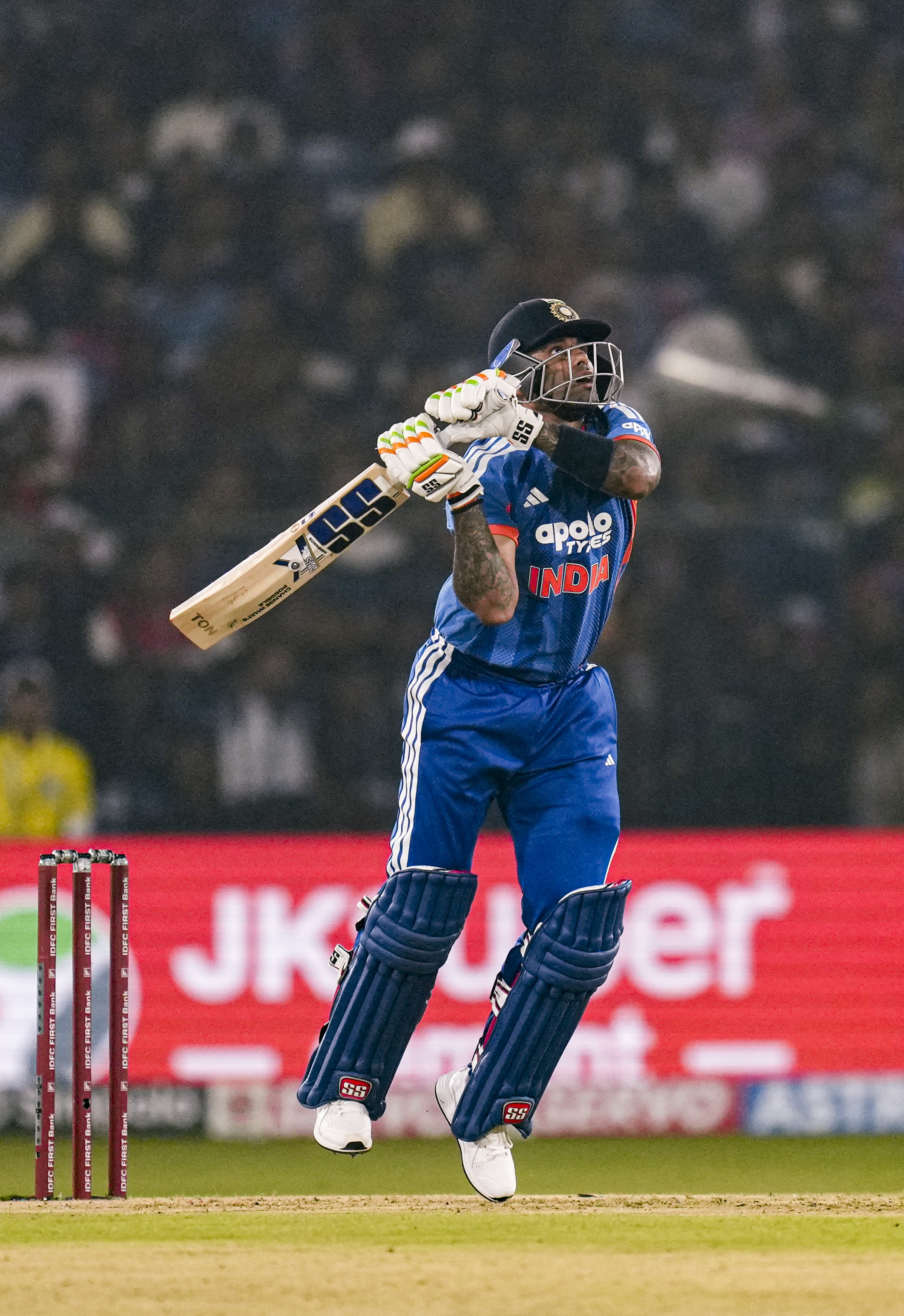 सूर्यकुमार यादव ने 12 रन की पारी में एक चौका और एक सिक्स लगाया।