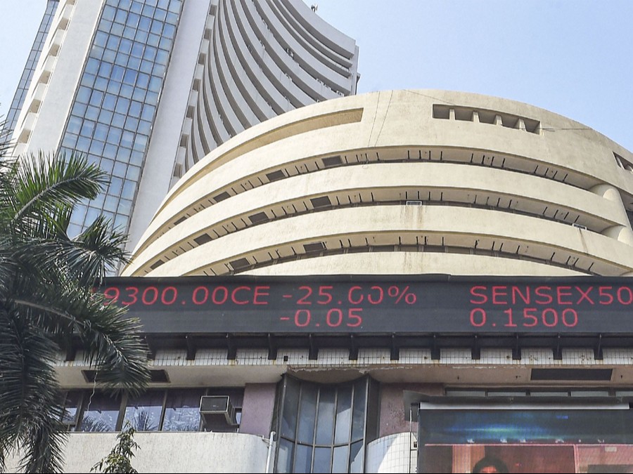 सेंसेक्स 400 अंक गिरकर 84,700 के स्तर पर आया:  निफ्टी में भी 150 अंक की गिरावट, एशियन पेंट्स का शेयर सबसे ज्यादा 3% गिरा