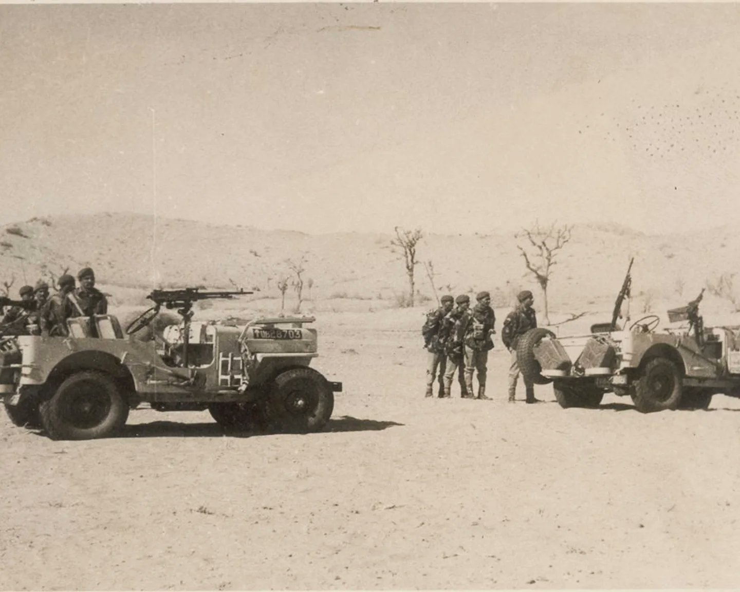 तस्वीर 1971 के भारत-पाकिस्तान के युद्ध के समय की है। यहां लगी जीपें पाकिस्तान की ओर बढ़ी थी। इनकी अगुवाई लेफ्टिनेंट कर्नल भवानी सिंह ने की थी।