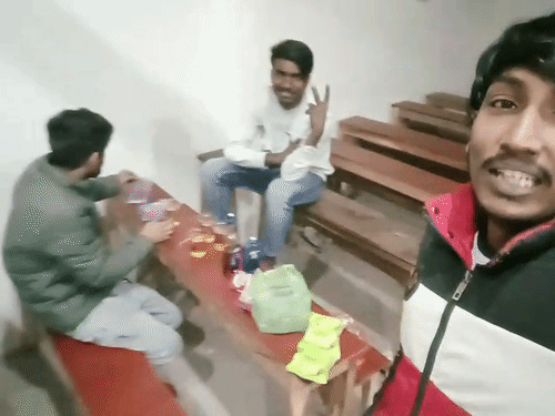 कोचिंग क्लास में शराब पार्टी का वीडियो आरोपी के मोबाइल से मिले हैं।