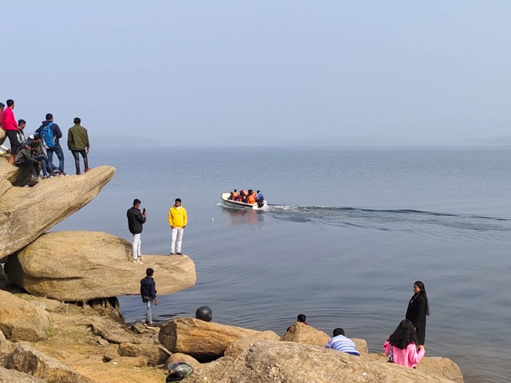 गोड्डा का सुंदर डैम बना प्रमुख पर्यटन स्थल:  बिहार और बंगाल से भी सैकड़ों पर्यटक पहुंचते हैं पिकनिक मनाने, जुटने लगी भीड़ – Godda News