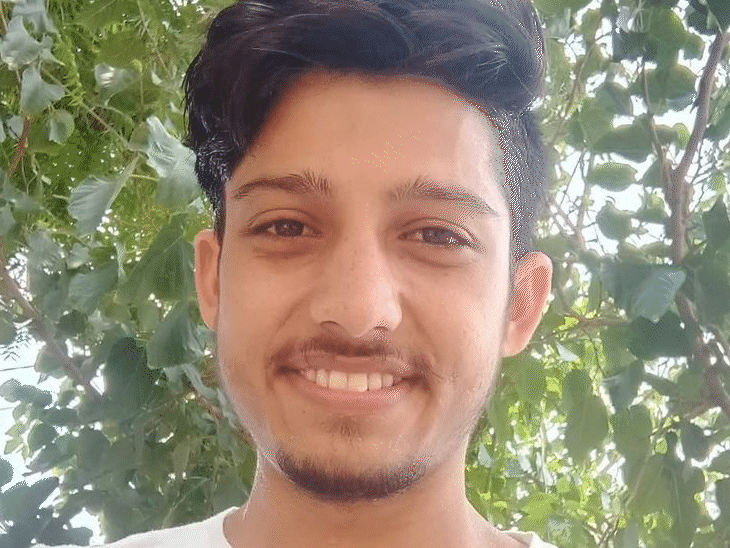 मृतक सुनील एक होनहार छात्र था, जिसने वीडियो (VDO) समेत कई परीक्षाएं पास की थीं। वह दो बार आरएएस (RAS) प्री परीक्षा भी उत्तीर्ण कर चुका था और मुख्य परीक्षा की तैयारी में जुटा था।