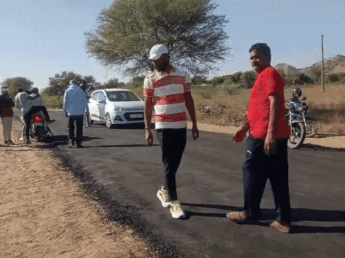 लोगों का आरोप है कि अधिकारियों से शिकायत के बावजूद कार्रवाई नहीं हाे रही है।