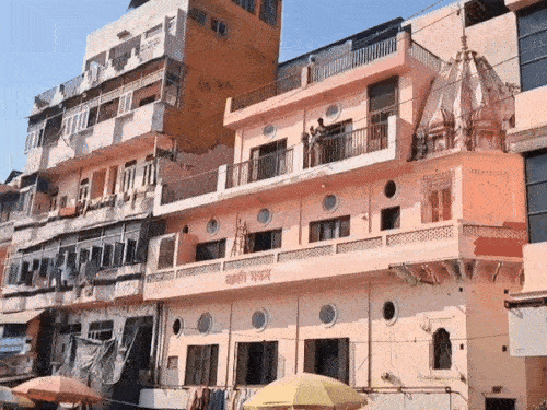 डामकोठीपासून हरकी पैडीपर्यंत रंग बदलेल.