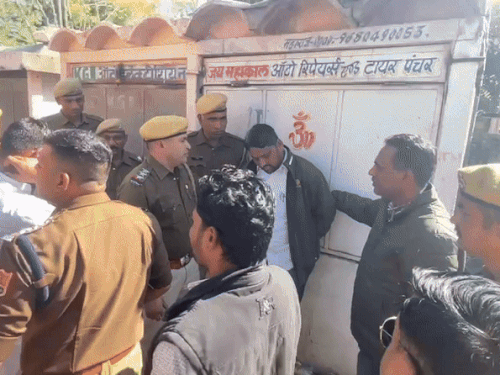 एडीए की कार्रवाई के दौरान पुलिस को विरोध का सामना भी करना पड़ा।