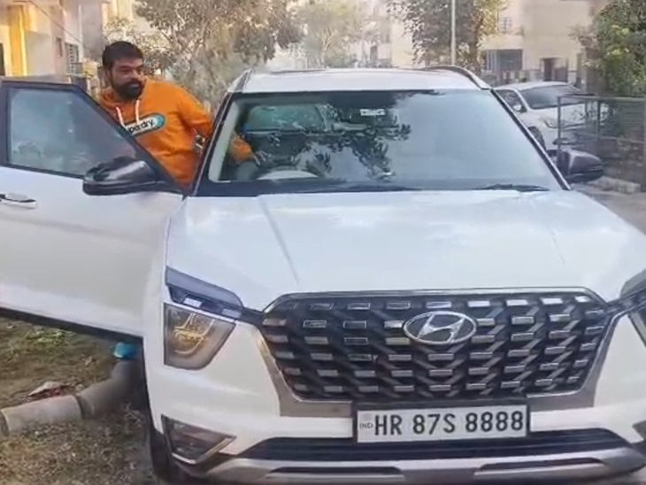 जानिए कौन, जिसने VIP नंबर HR88B8888 खरीदा:  प्रॉपर्टी डीलिंग सहित 3 करोबार, पत्नी के नाम से खरीदा; बोला-मेरे पास 13 वाहनों पर 8 वाले नंबर – Kaithal News