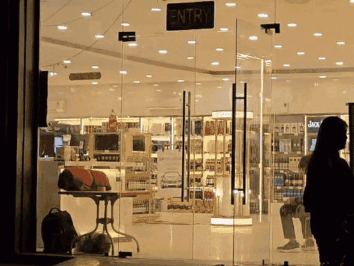 गुरुग्राम में अवैध विदेशी शराब बेचने वाले कारोबारी की कहानी:  जूतों की दुकानों पर दारू बेची, 6 केस दर्ज, राजस्थान-दिल्ली में भी ठेके; NIA रेड हो चुकी – Narnaul News