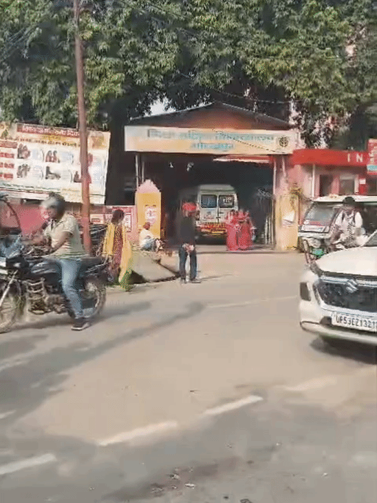 जिला महिला अस्पताल में इलाज कराने आई थी महिला।