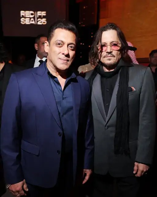 सलमान ने हॉलीवुड स्टार डॉनी डेप से मुलाकात की है।