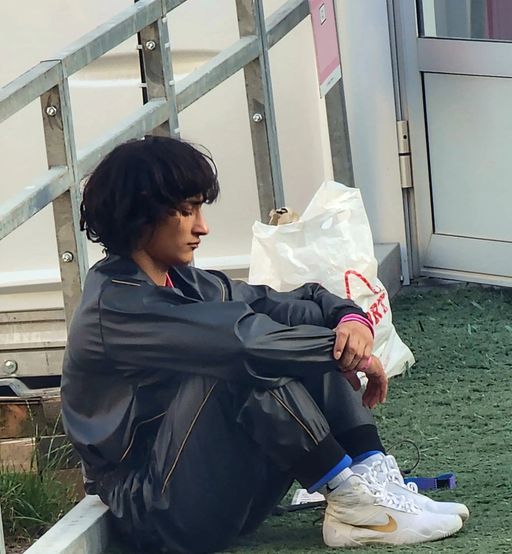 विनेश फोगाट की यह तस्वीर उस वक्त की है, जब 2024 में ओलिंपिक से बाहर हो गई थी। इसके बाद वे बेहद निराश हो गई थीं।