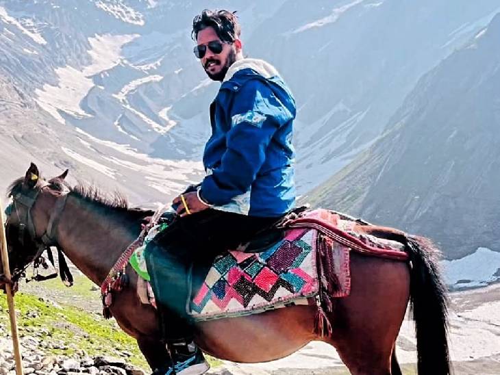 यह कुख्यात बदमाश अस्सू विश्वकर्मा है। माना जा रहा है कि इसी के कहने पर लवी उर्फ सोम तिवारी और शेखर बर्मन ने गोली मारी थी।