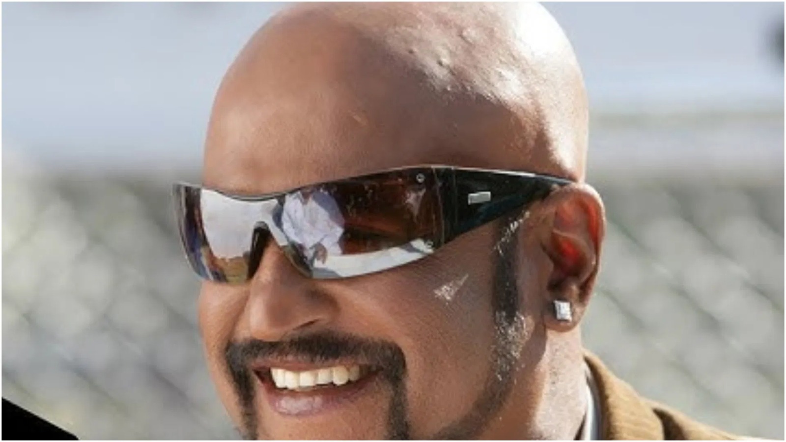 शिवाजी में दमदार डायलॉग- हम भ्रष्ट नहीं हैं, हम भ्रष्टाचार से लड़ते हैं।