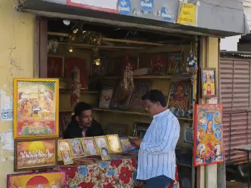 कोरबा की पुरानी बस्ती आदिल चौक के पास कारोबारी दीपक टंडन का बचपन बीता।