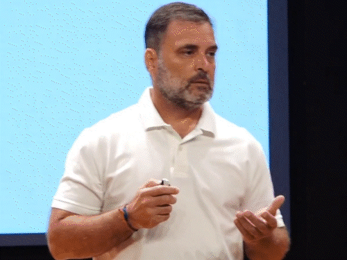 राहुलने 8 सप्टेंबर पत्रकार परिषद 1 खासदारांची जाहीर वगळल्याचा प्रश्न केला होता.