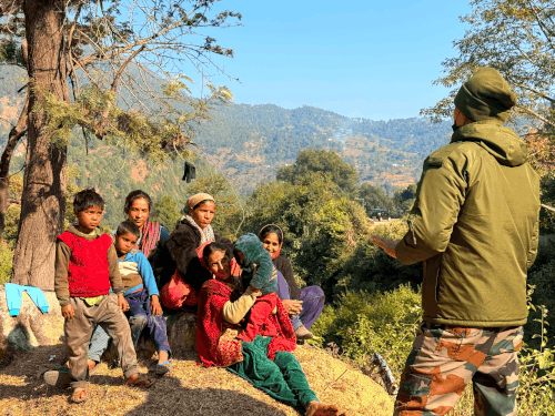 पिथौरागढ़ में वन विभाग लगातार लोगों को जागरूक कर रहा है।