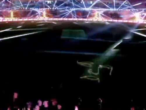 शाम 7.20 बजे: उप्पल स्टेडियम में लेजर शो हुआ।