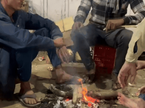 उत्तर-पश्चिम और उत्तर-पूर्व दिशा से सर्द हवाएं चल रही हैं, जिससे पूरे झारखंड में तापमान में तेज गिरावट आई है।