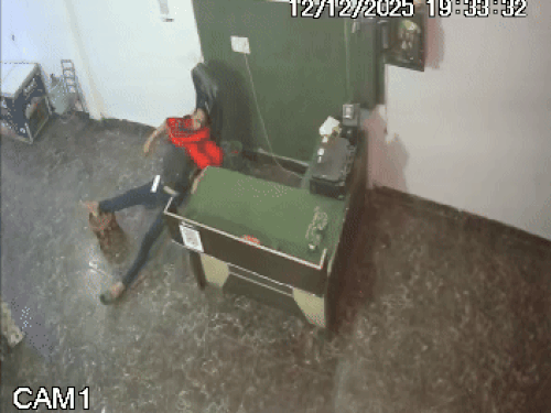 मग पूर्ण बेशुद्ध खाली खालीत.