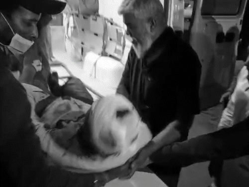 अंबाजी पुलिस इंस्पेक्टर आर.बी. गोहिल की हालत गंभीर होने पर उन्हें पालनपुर रेफर किया गया