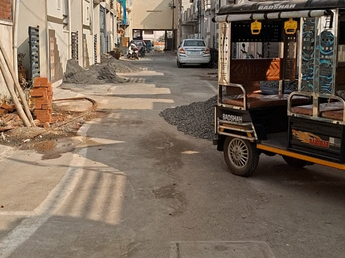 अमित गुप्ता का घर जहां चोरी हुई है।