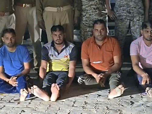 रविंद्र कटेवा और उसके तीन साथियों को पुलिस ने गिरफ्तार कर लिया है।